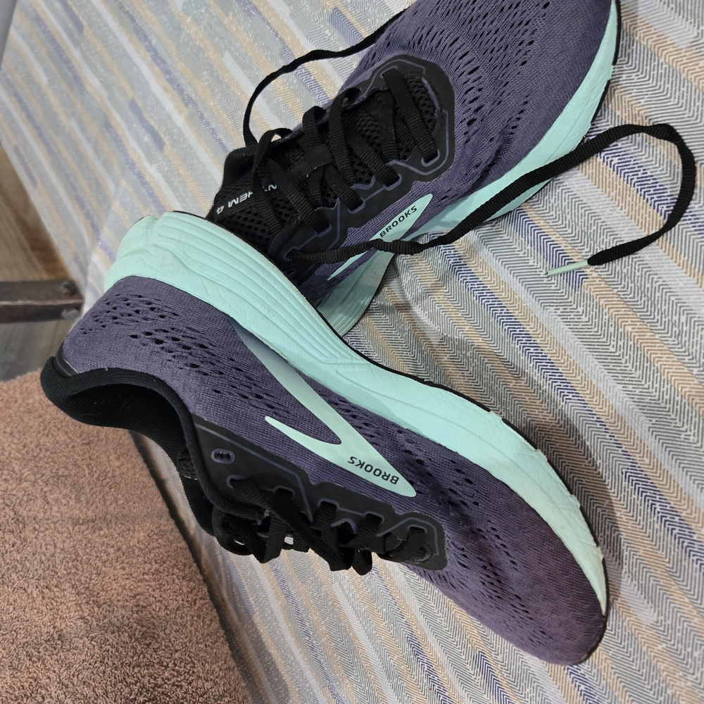 Brooks Women's Gray and Mint Running Shoes